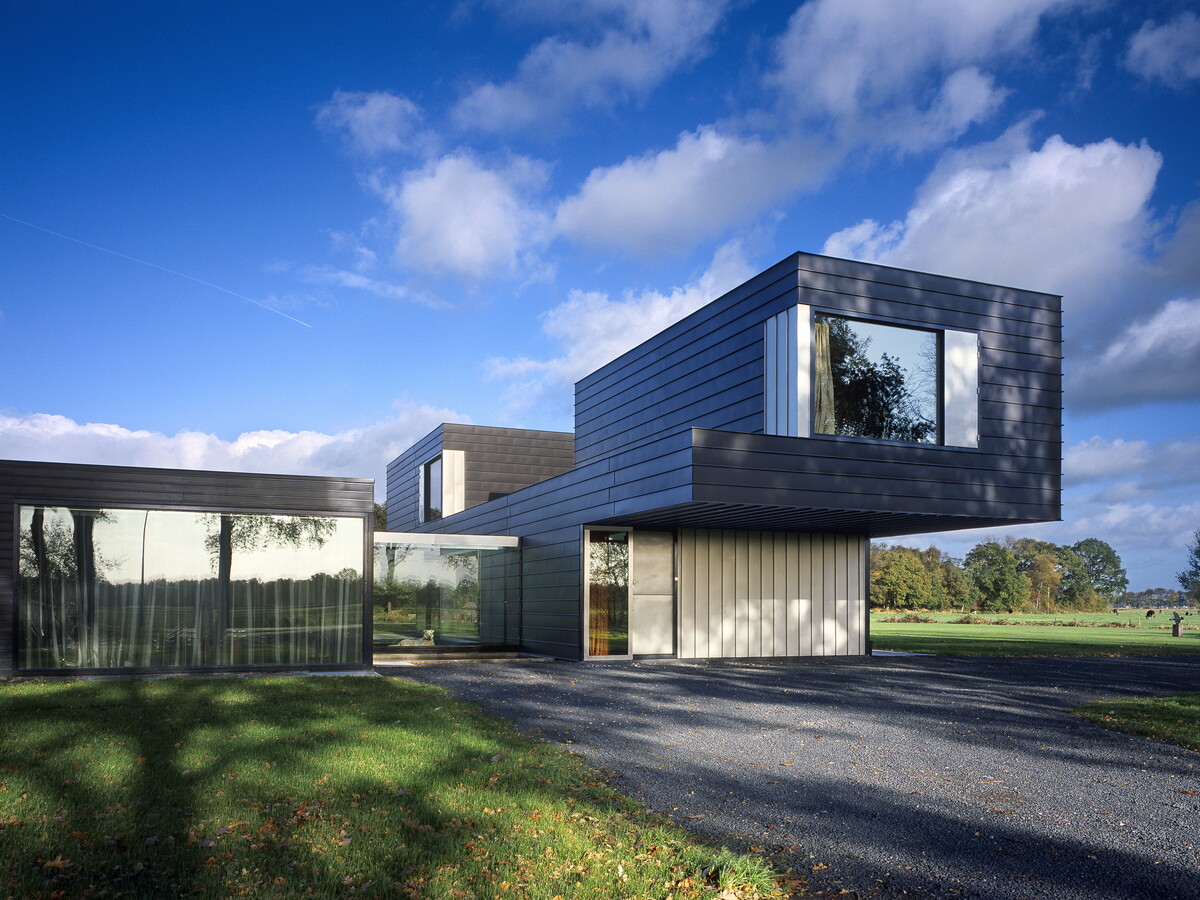 1villa_vriezenveen_woonhuis_landschap_zecc_zink_1.jpg